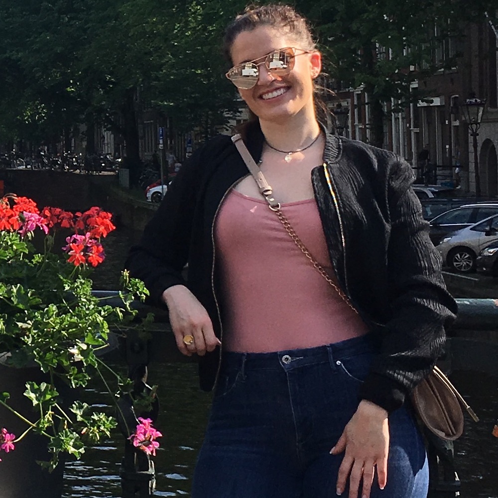 Meet your Posher, Claire